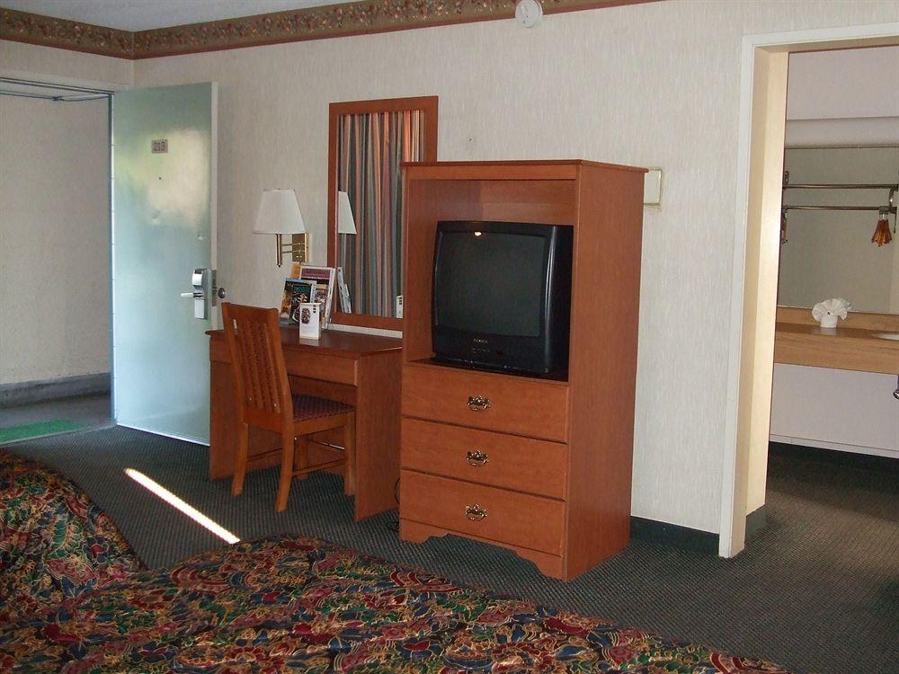 Vagabond Inn Саннивейл Экстерьер фото